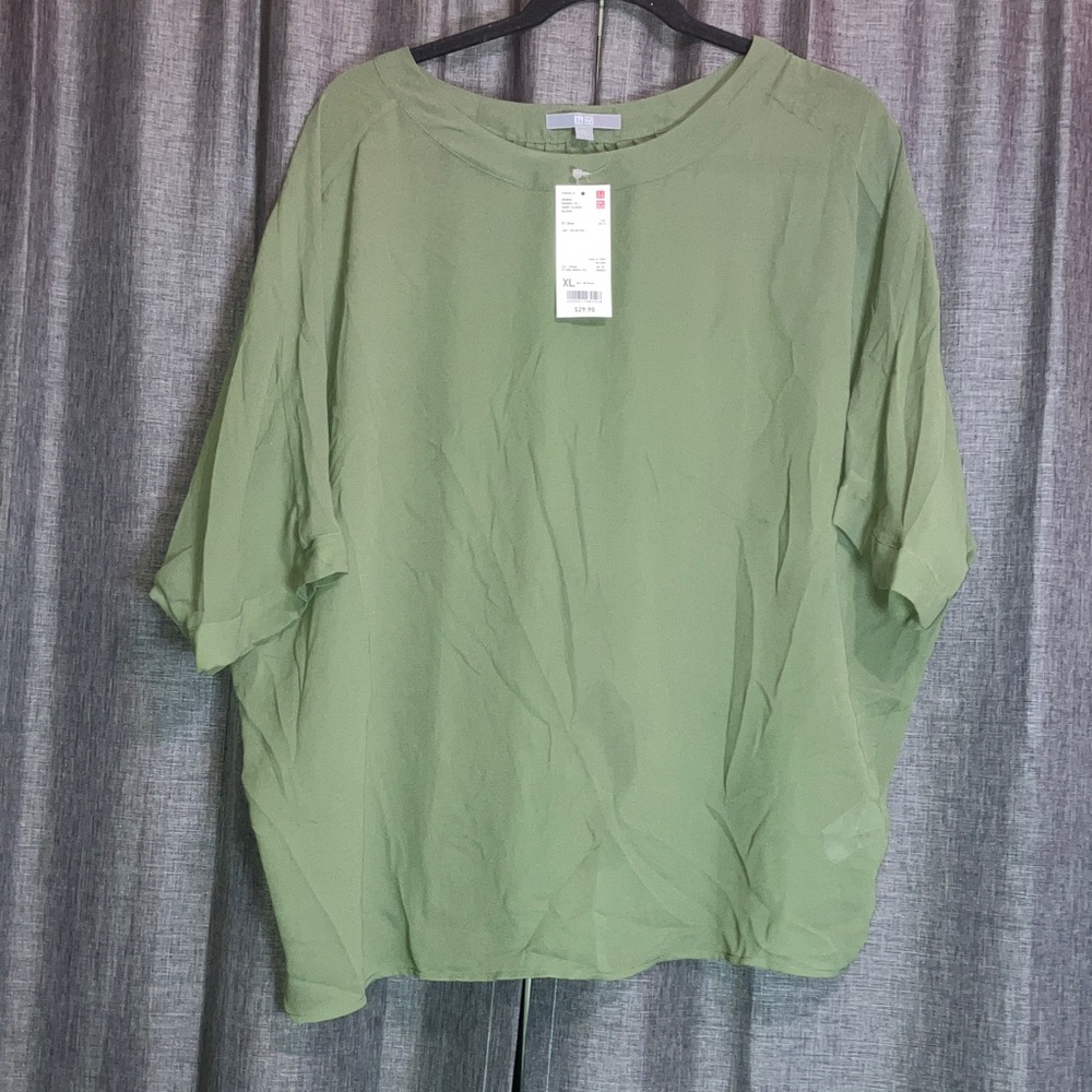 Uniqlo Olive Short Sleeve Blouse